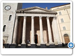 1702_Assisi_Tempel_of_Minerva