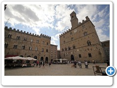 0562_Volterra_Piazza_dei_Priori